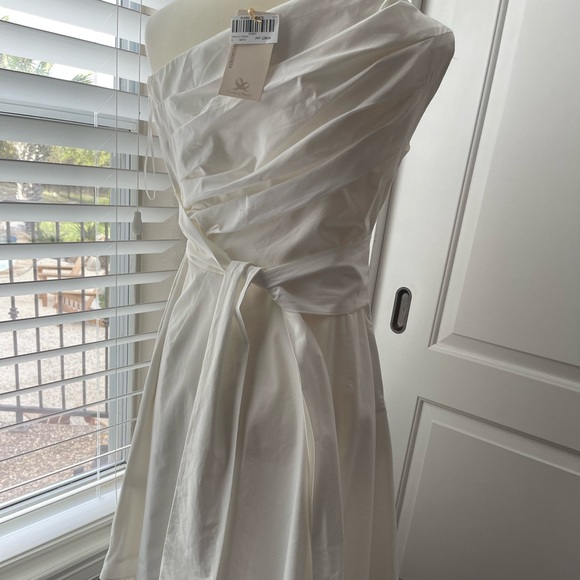 Plains and Prints asymmetric one shoulder white dress, new with tags. Size S - Picture 2 of 2